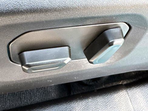 Used 2024 Jeep Wrangler Unlimited Sahara w/ Technology Group image 13