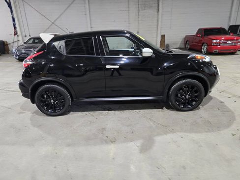 Used 2017 Nissan Juke SV image 14