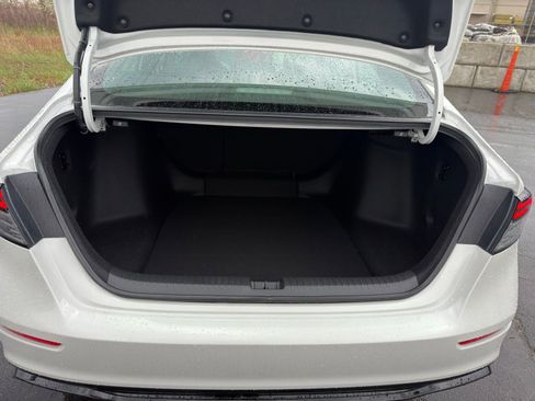 Used 2024 Honda Accord Sport image 31