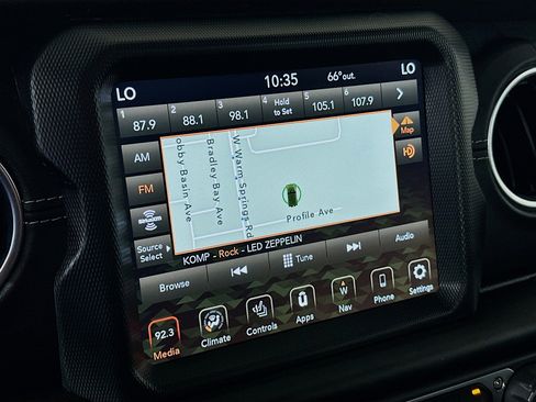 Used 2023 Jeep Wrangler Sahara w/ Cold Weather Group image 19