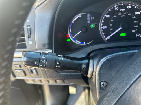 Used 2015 Lexus CT 200h image 24