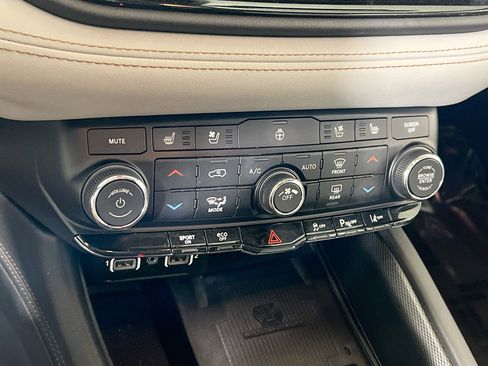 Used 2022 Dodge Durango R/T image 16