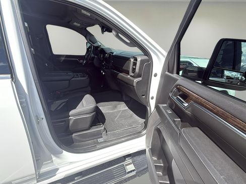 Used 2024 GMC Sierra 3500 SLE image 13