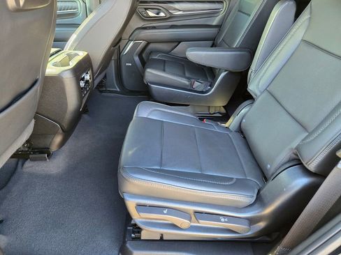 Used 2023 GMC Yukon Denali w/ Denali Reserve Package image 13