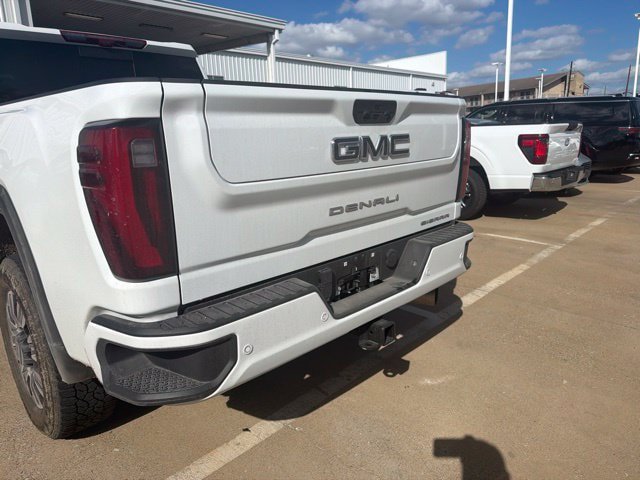 Used 2026 GMC Sierra 2500 Denali Ultimate AWD/4WD image 9