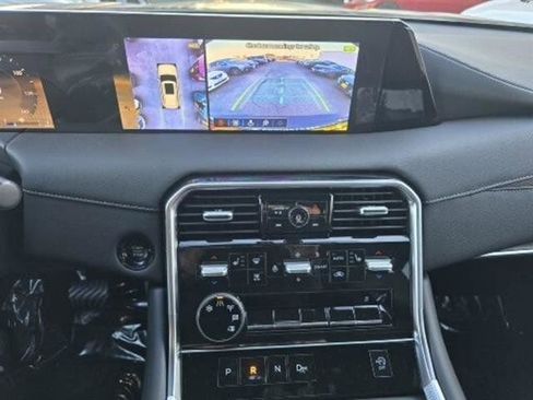 New 2025 Nissan Armada SL w/ Captain's Chari Seat Package image 8