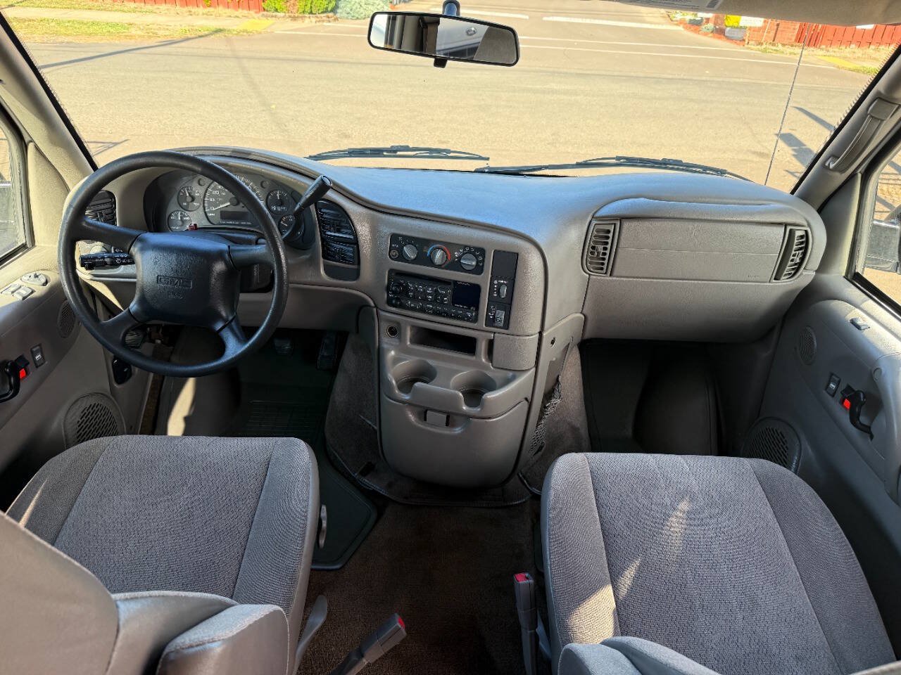 Used 2004 GMC Safari Passenger RWD image 15
