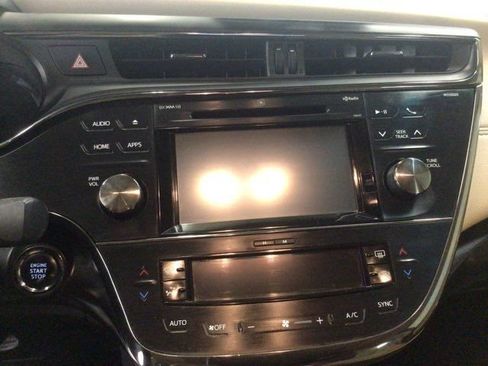 Used 2017 Toyota Avalon Limited FWD image 23