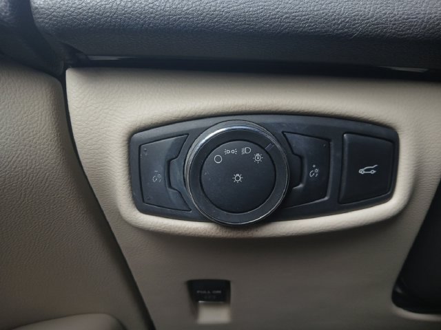Used 2016 Lincoln MKZ w/ Equipment Group 300A Reserve FWD image 8