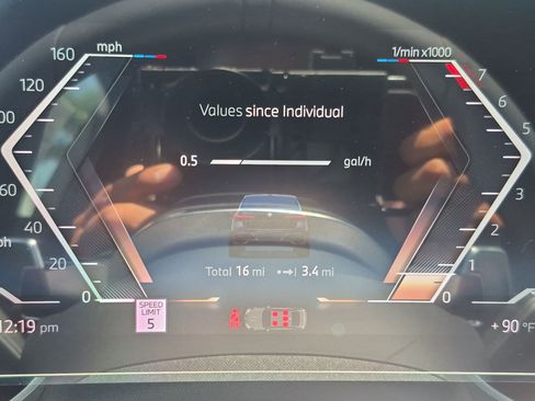 New 2026 BMW 740i w/ Premium Package RWD image 22
