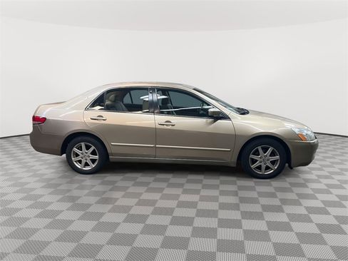 Used 2004 Honda Accord EX image 2