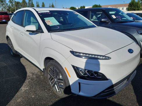 Used 2023 Hyundai Kona Limited image 2