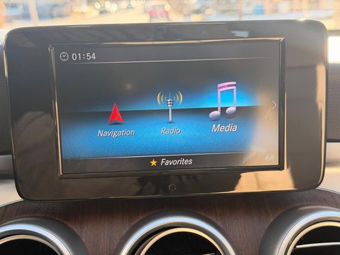 Used 2019 Mercedes-Benz C 300 4MATIC Sedan image 38