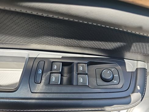 Certified 2024 Volkswagen Atlas SE FWD image 32