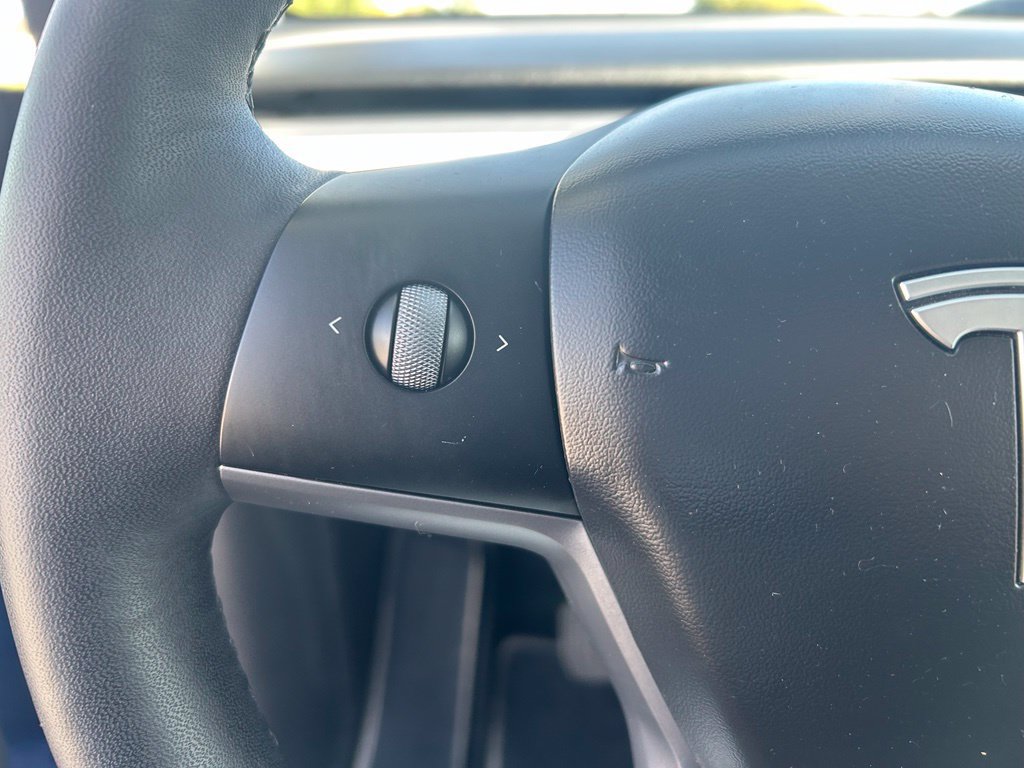 Used 2024 Tesla Model Y Long Range AWD/4WD image 16