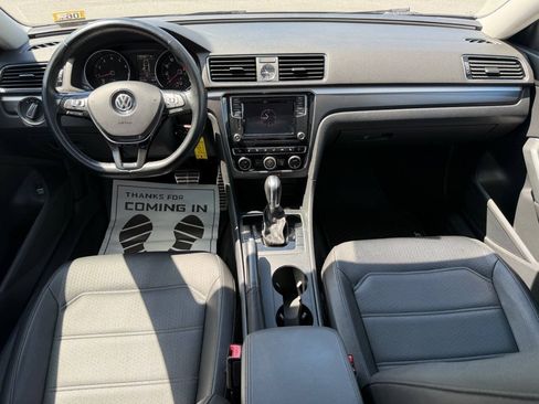 Used 2017 Volkswagen Passat 1.8T R-Line FWD image 19