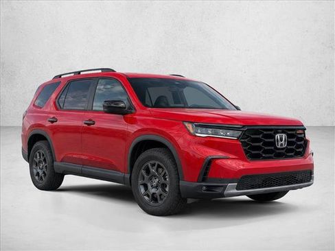 Certified 2023 Honda Pilot TrailSport image 3