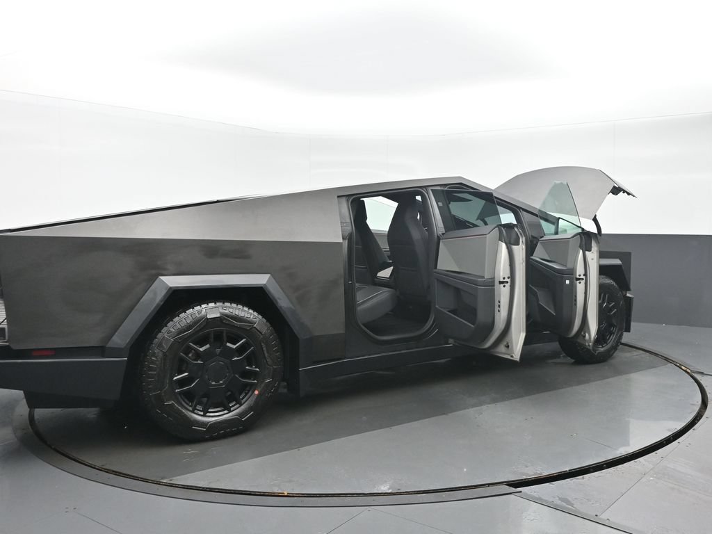 Used 2024 Tesla Cybertruck AWD Crew Cab image 17