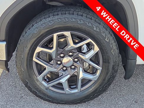 Used 2023 GMC Sierra 1500 SLT image 7