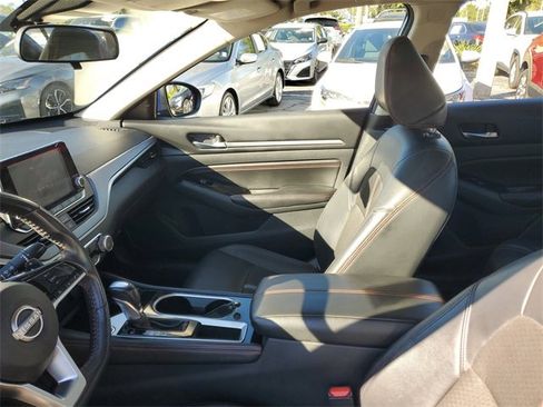 Used 2023 Nissan Altima 2.5 SR image 11