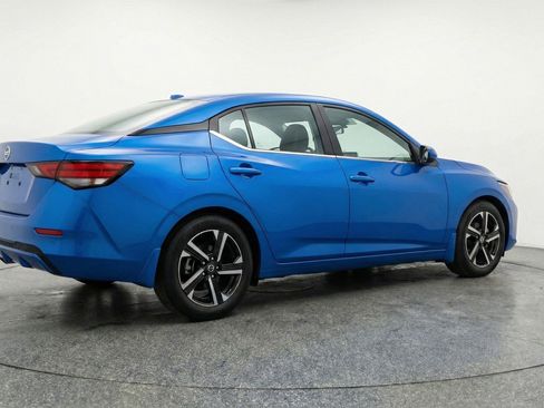 Used 2025 Nissan Sentra SV image 9