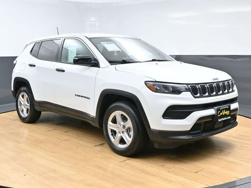 Used 2023 Jeep Compass Sport AWD/4WD image 3