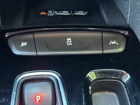 Used 2022 Chevrolet Bolt EUV LT w/ Convenience Package FWD image 31