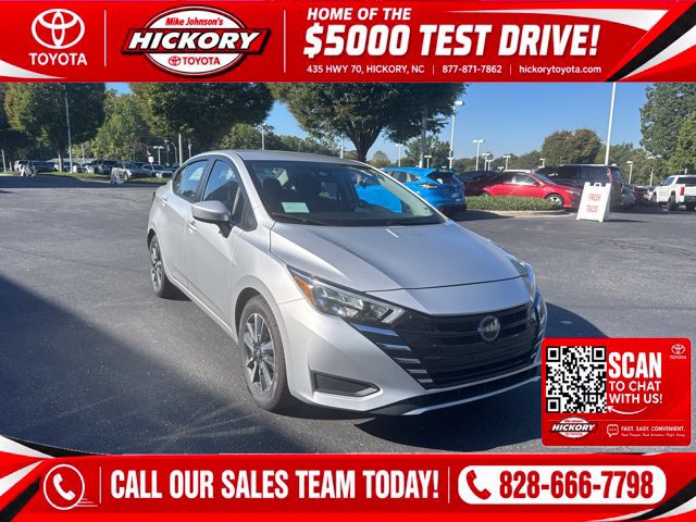 Used 2025 Nissan Versa SV FWD image 1