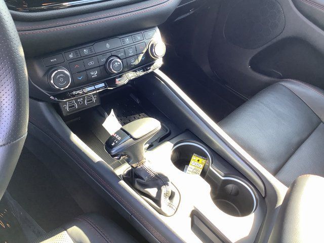Used 2025 Dodge Durango GT AWD/4WD image 18