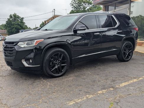 Used 2019 Chevrolet Traverse Premier w/ LPO, Black Accent Package AWD/4WD image 4