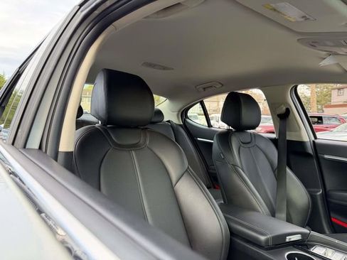 Used 2025 Genesis G70 2.5T RWD image 11