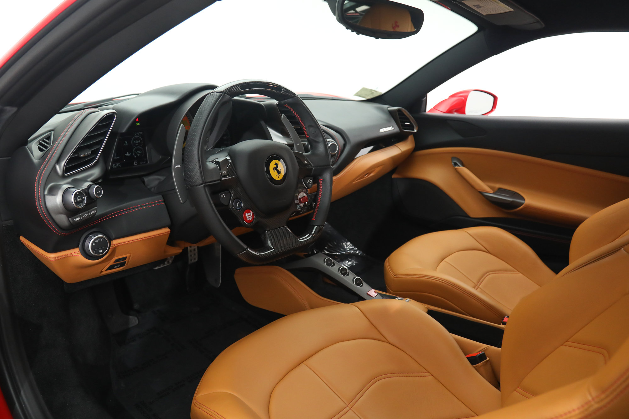 Used 2018 Ferrari 488 GTB RWD image 2