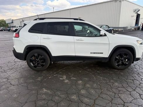 Used 2021 Jeep Cherokee Latitude Plus AWD/4WD image 5