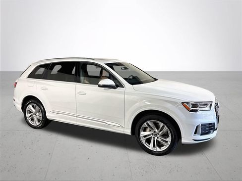 Used 2023 Audi Q7 2.0T Premium w/ Towing Package AWD/4WD image 4