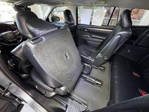 Used 2021 Toyota Highlander Limited AWD/4WD image 48