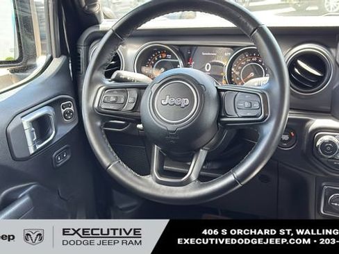 Used 2022 Jeep Gladiator Sport AWD/4WD image 21