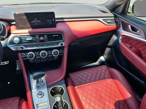 Used 2022 Genesis G70 3.3T Launch Edition RWD image 10