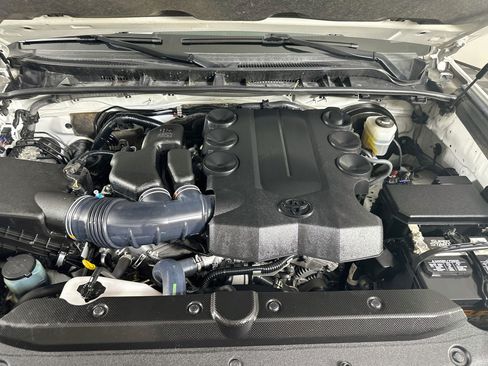 Used 2019 Toyota 4Runner SR5 RWD image 32