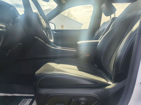 Used 2024 Jeep Grand Cherokee L Altitude image 14