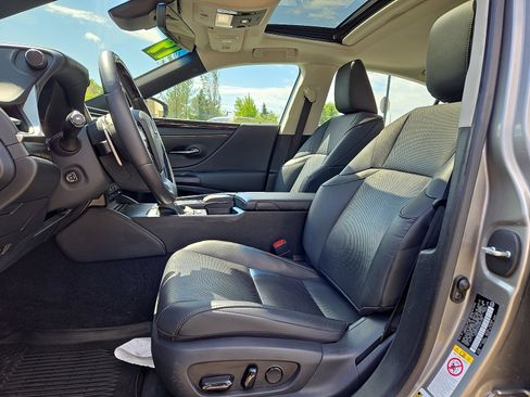 Used 2019 Lexus ES 350 w/ Premium Package FWD image 13