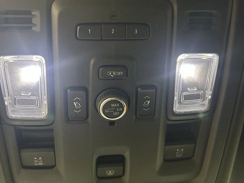 Used 2023 Cadillac Escalade Premium Luxury AWD/4WD image 36
