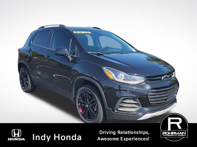 Used 2021 Chevrolet Trax LT w/ Redline Edition AWD/4WD image 2