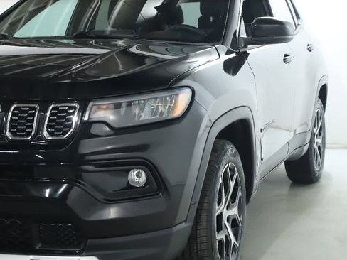 Used 2024 Jeep Compass Limited image 4