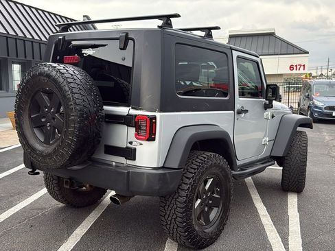 Used 2009 Jeep Wrangler Rubicon w/ PWR Convenience Group AWD/4WD image 3