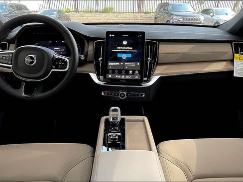 New 2026 Volvo XC90 B6 Plus w/ Protection Package Premier AWD/4WD image 7