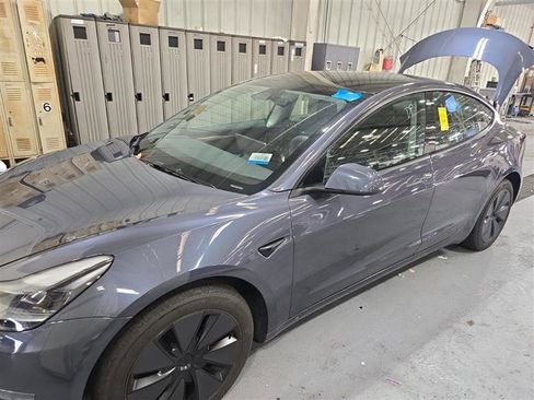 Used 2023 Tesla Model 3 Standard Range RWD image 3