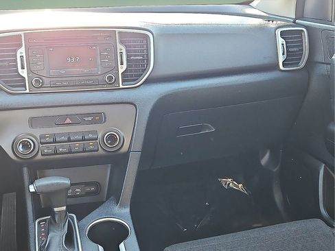 Used 2018 Kia Sportage LX image 16