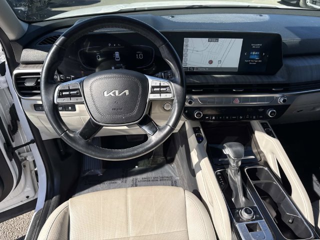 Used 2024 Kia Telluride EX w/ EX Captain's Chair Package AWD/4WD image 18