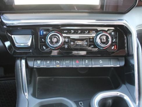 Certified 2025 GMC Sierra 2500 Denali Ultimate AWD/4WD image 33