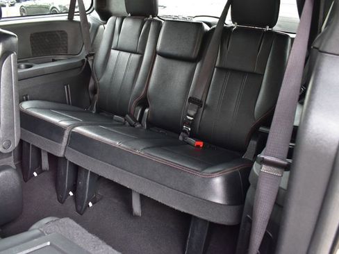 Used 2019 Dodge Grand Caravan GT image 25